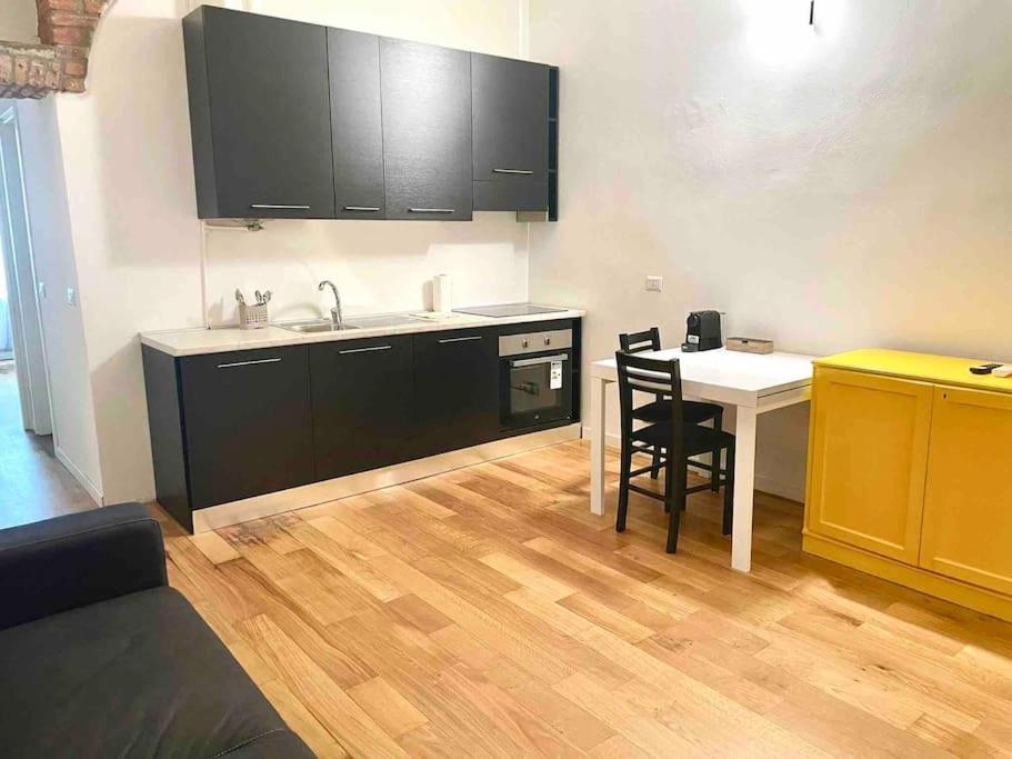 Isola - Garibaldi Lovely Apt. With Netflix And Wifi Milan Luaran gambar